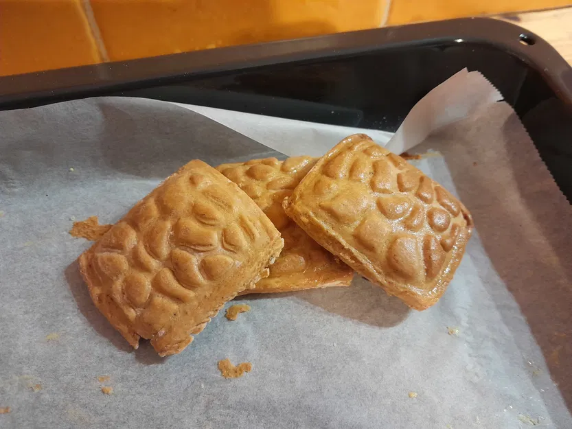 Khuôn cắt có in dấu - Image 2