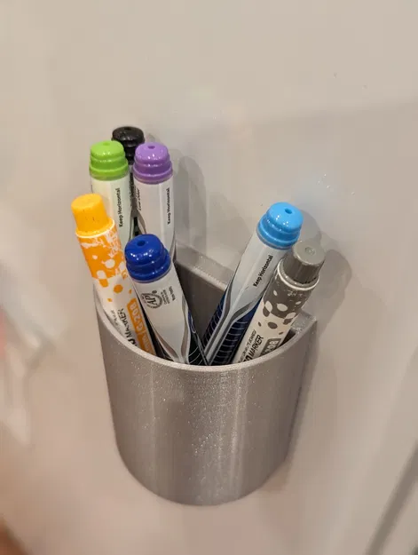 Chỗ Gắn Bút Lông Cho Tủ Lạnh - Image 1