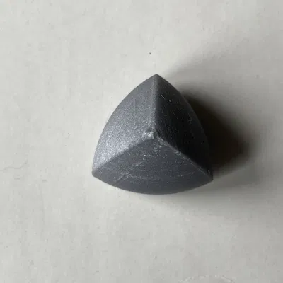 Khối Tứ Diện Reuleaux Đường Kính Không Đổi