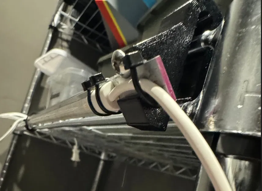 Giá đỡ đèn LED cho kệ lưới NSF - Image 3