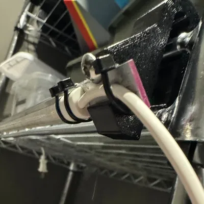 Giá đỡ đèn LED cho kệ lưới NSF