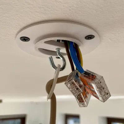 Chui Đèn Trần Thạch Cao