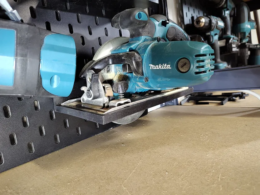 Giá Đỡ Máy Cưa Đĩa Makita Cho Skadis - Image 1