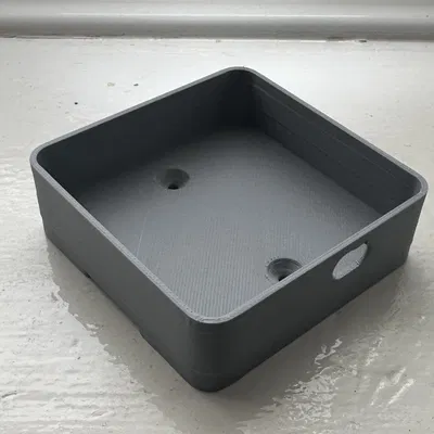 Hộp hoặc Giá Đỡ Gắn Tường Ubibot WS1