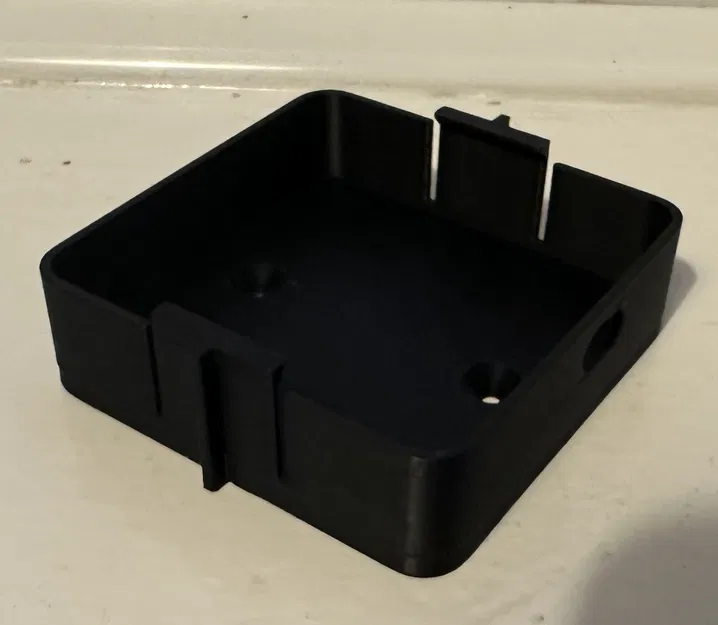 Hộp hoặc Giá Đỡ Gắn Tường Ubibot WS1 - Image 8