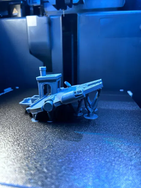 Mô Hình Millennium Falcon Benchy Có Đế Trượt - Image 1