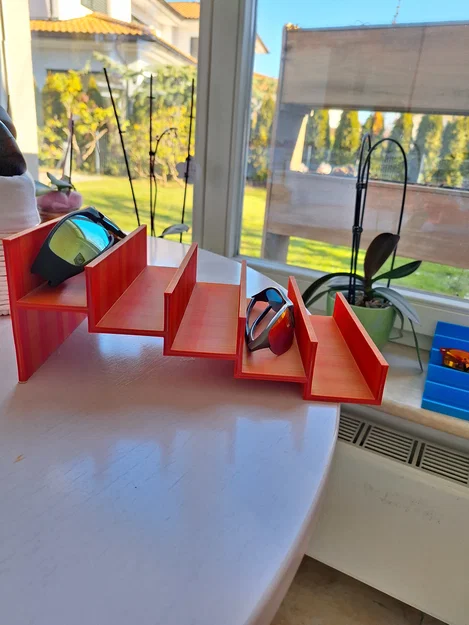 Cầu thang để Kính râm V2 Lớn hơn - Image 1