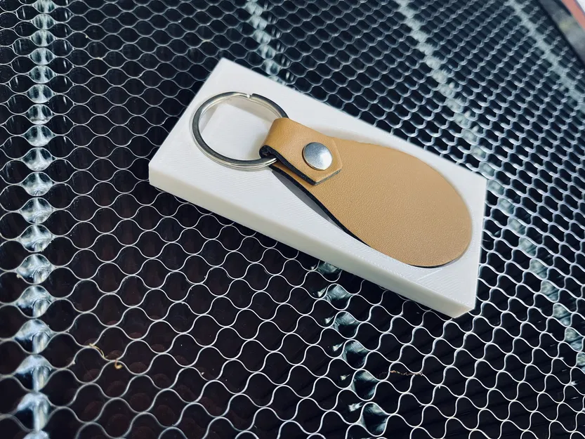 Giá đỡ (hướng dẫn) khắc laser có khung Lightburn cho móc khóa da - Image 2