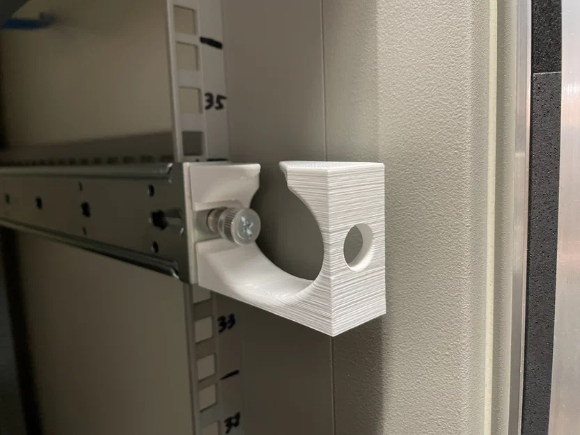 Pat Dẫn Cáp Cho Ray Gắn Tủ Rack Arista 19" 1U - Image 1