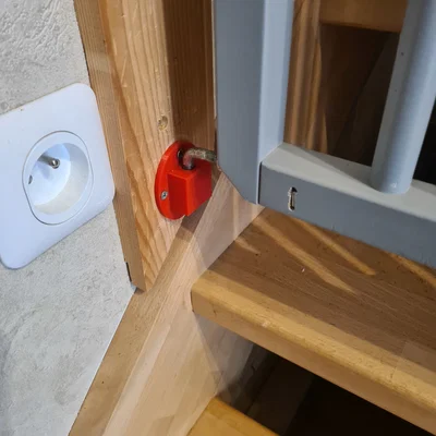 Chốt bản lề cửa rào chắn an toàn cho bé