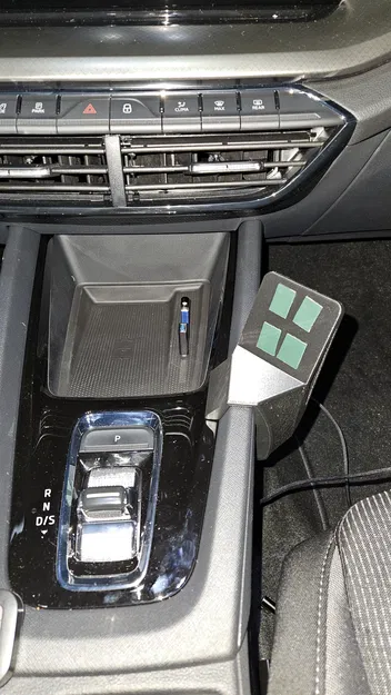 Giá đỡ điện thoại gắn taplo Skoda Octavia - Image 2