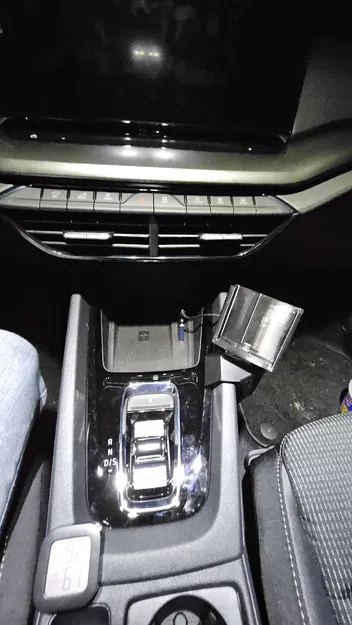Giá đỡ điện thoại gắn taplo Skoda Octavia - Image 5
