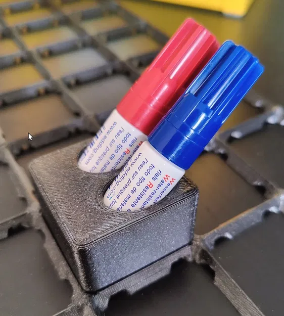 Gridfinity - 1x1 - 2 cây bút marker Edding mini để xéo - Image 1