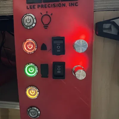 Bảng điều khiển trạm nạp đạn Lee