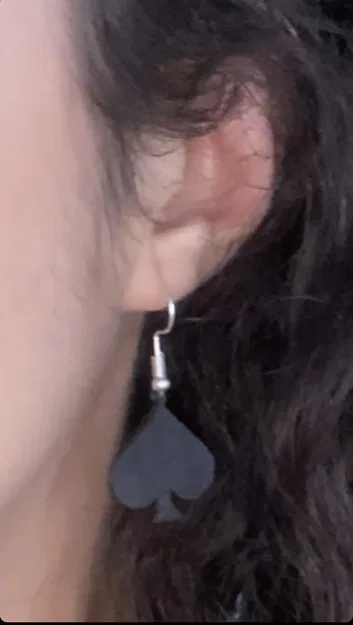 Bông tai biểu tượng lá bài - Image 1