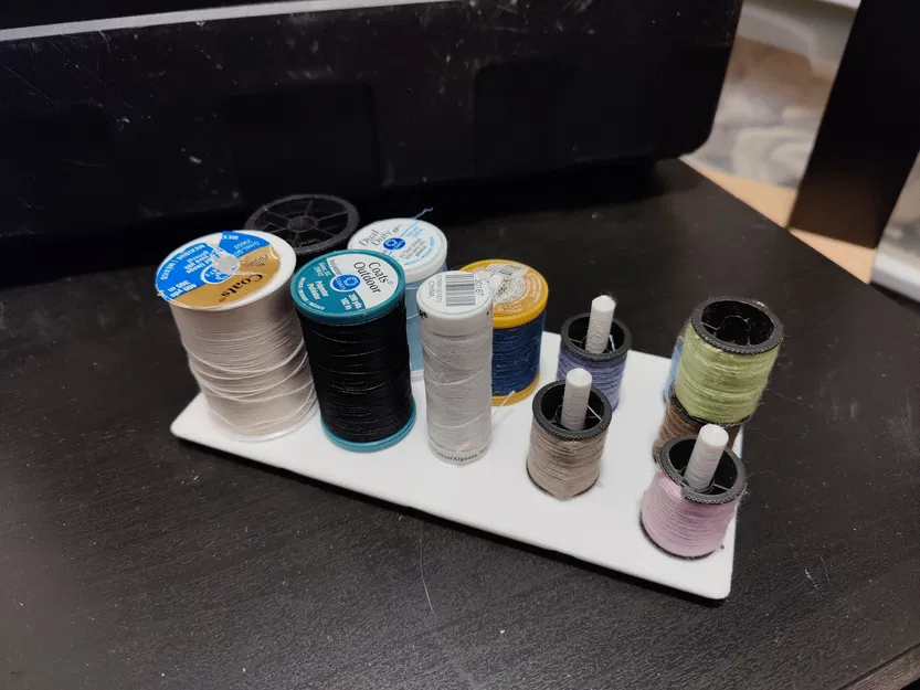 Giá Đỡ Cuộn Chỉ Gridfinity - Image 1