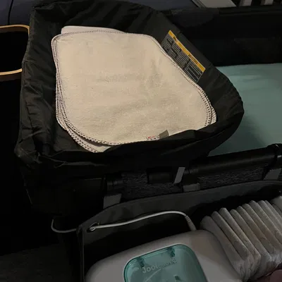 Chân đỡ Nôi cũi em bé