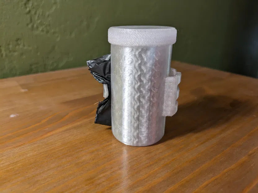 Hộp Đựng Túi Vệ Sinh Gắn Dây Dắt - Image 1