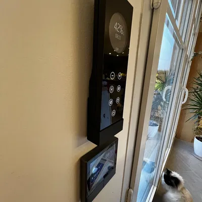 Giá Treo Tường Remote MCZ Maestro