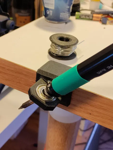 Chỗ Cắm Que Hàn Pinecil Để Bàn - Image 1