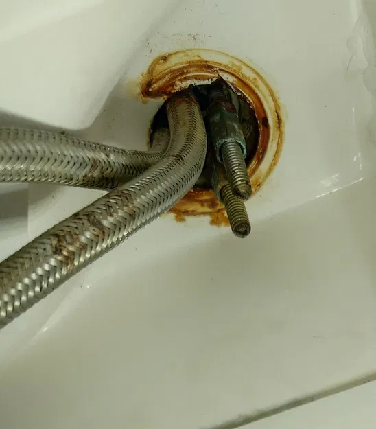 Sửa Vòng Đệm Vòi Nước Nhà Vệ Sinh Lầu Dưới - Image 2