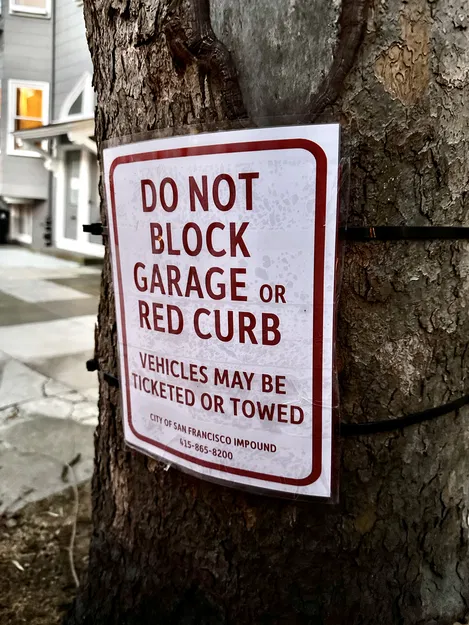 Kệ biển cong 8.5"x11" - Dùng dây rút gắn cây - Image 3