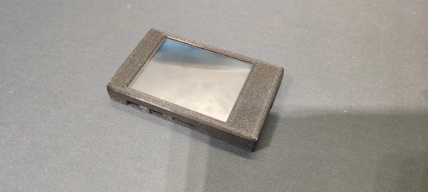 Vỏ Hộp Màn Hình Vàng Giá Rẻ ESP32 (Bản USB-C) (ESP32-2432S028R) - Image 2