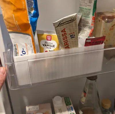 Hộp đựng đồ bên hông tủ lạnh Ikea