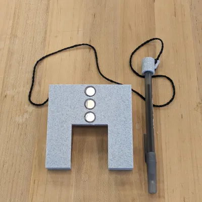 Giá Đỡ Giấy Ghi Chú Nam Châm Có Dây Kẹp Bút