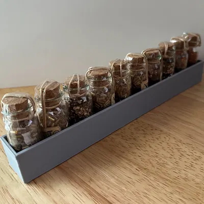 Kệ giữ lọ hạt thủ công