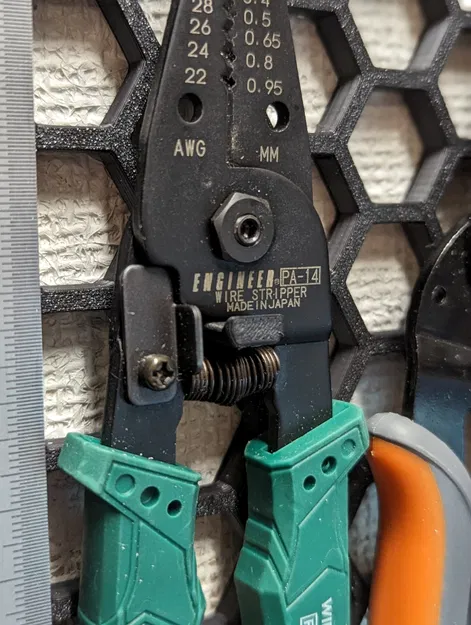 Móc treo kìm tuốt dây Engineer PA-14 của HSW Engineer - Image 1