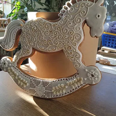 Khuôn Cắt Bánh Hình Ngựa Bập Bênh V1