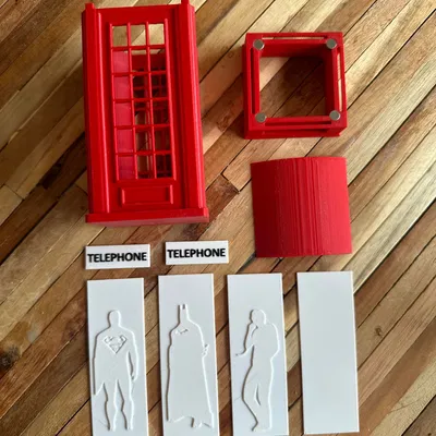 Hộp đèn bốt điện thoại (kèm Superman)