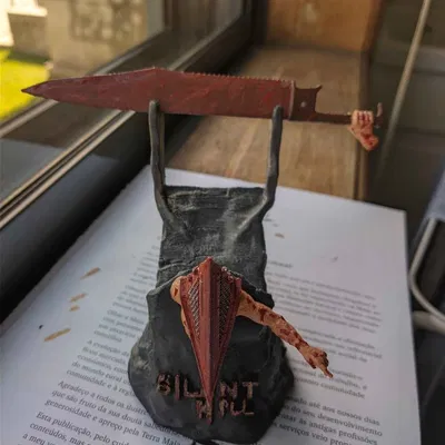 Giá đỡ tay cầm Silent Hill Pyramid Head