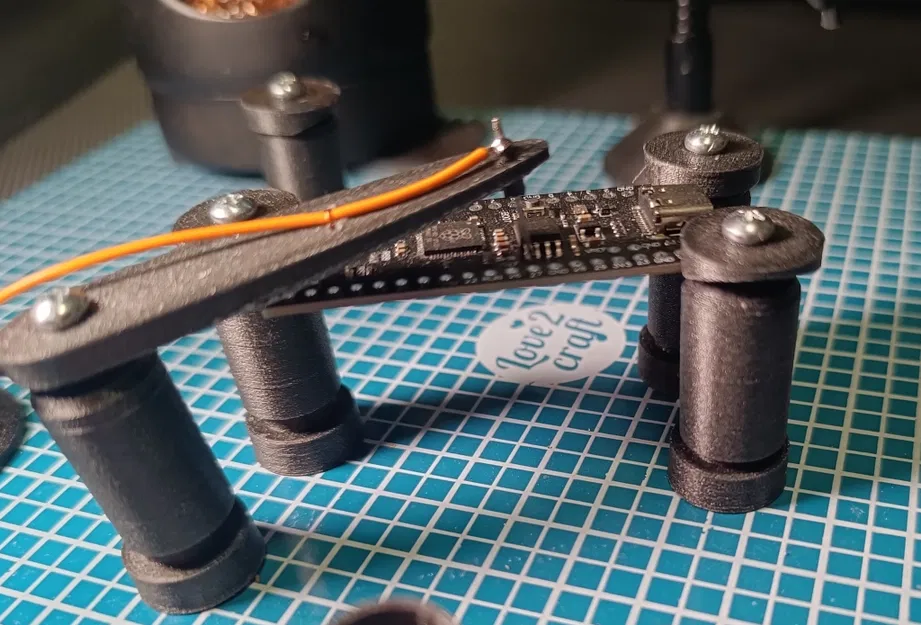 Kẹp PCB và Hỗ trợ Hàn Lò Xo Nam Châm - Image 1