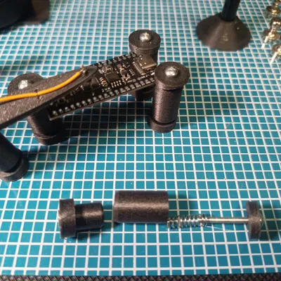 Kẹp PCB và Hỗ trợ Hàn Lò Xo Nam Châm