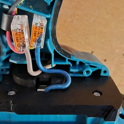 Bộ chuyển đổi pin Ryobi one+ sang máy khoan Makita