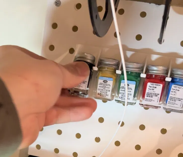 Giá Treo / Kệ Đựng Sơn Testors Cho Bảng Peg Board - Image 4