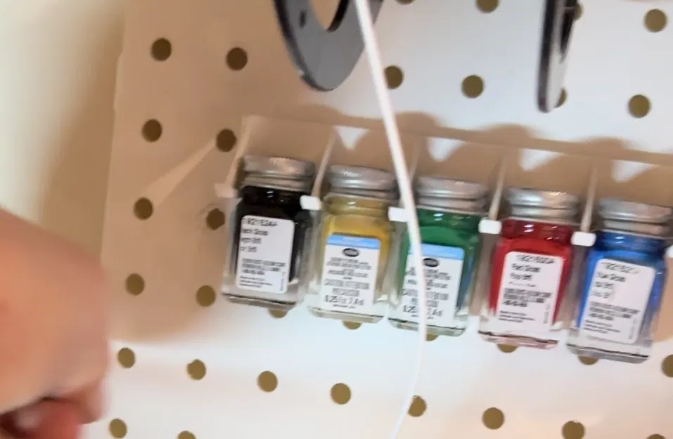 Giá Treo / Kệ Đựng Sơn Testors Cho Bảng Peg Board - Image 5