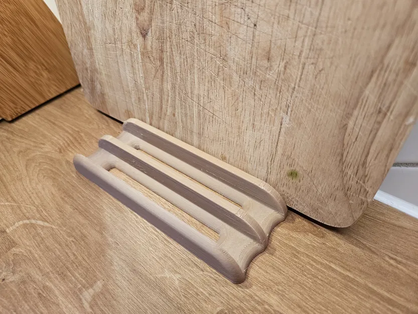 Kệ Đựng Thớt Đơn Giản - Image 1