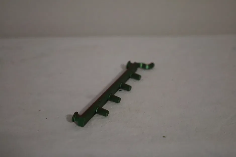 Giá Treo Sạc Pin Ryobi Lên Pegboard (4.5in/114mm) - Image 3