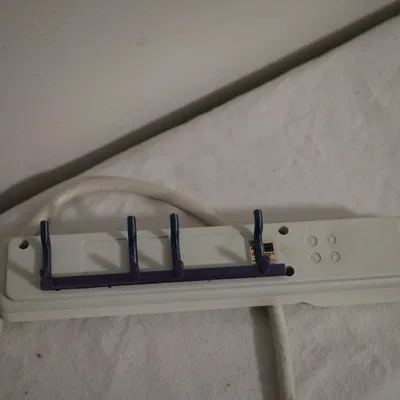 Giá Treo Ổ Cắm Điện Belkin Lên Pegboard