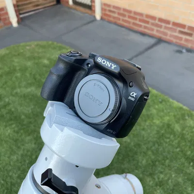 Giá Gắn Máy Ảnh Đuôi Én Cho Kính Thiên Văn