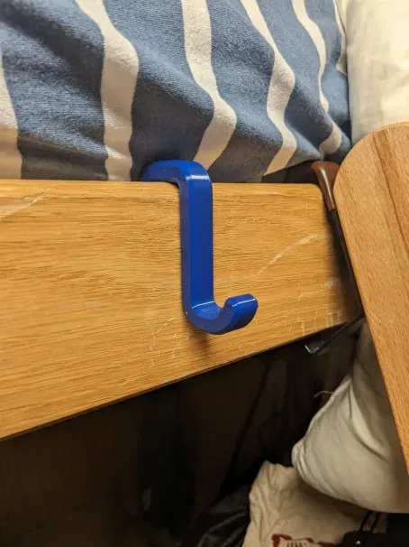 Móc Đồ Nội Thất Ký Túc Xá - Giường và Tủ Quần Áo - Image 1