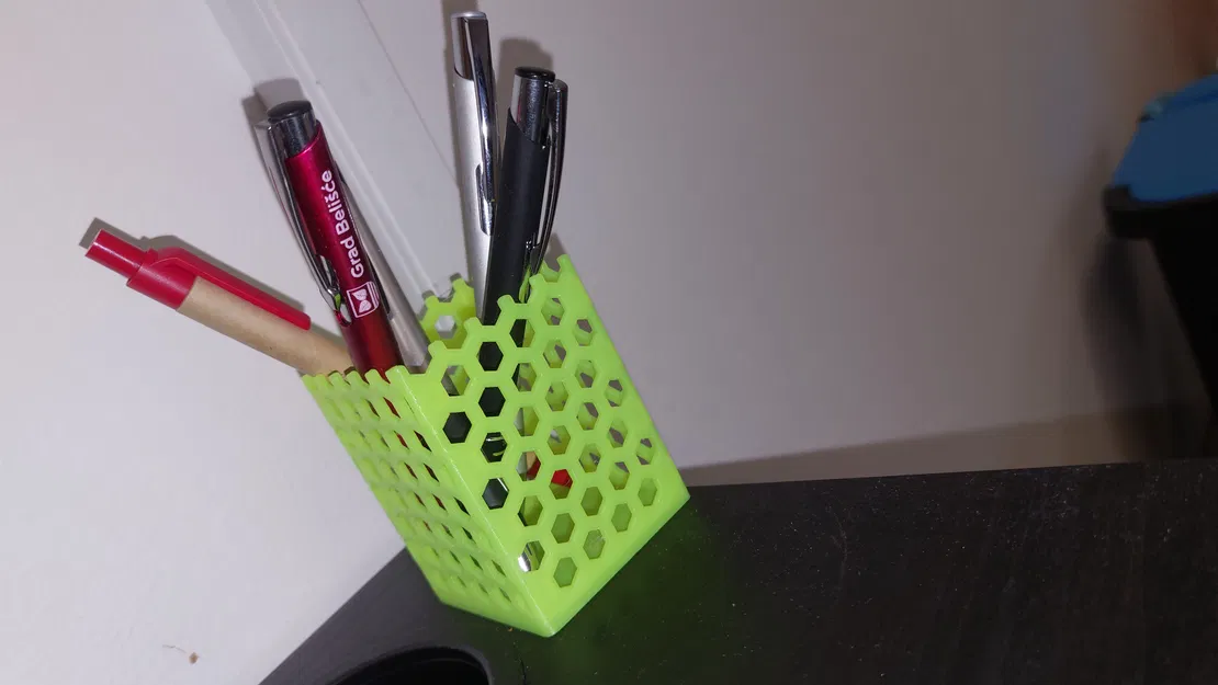 Chỗ Cắm Bút (Họa Tiết Tổ Ong) - Image 1