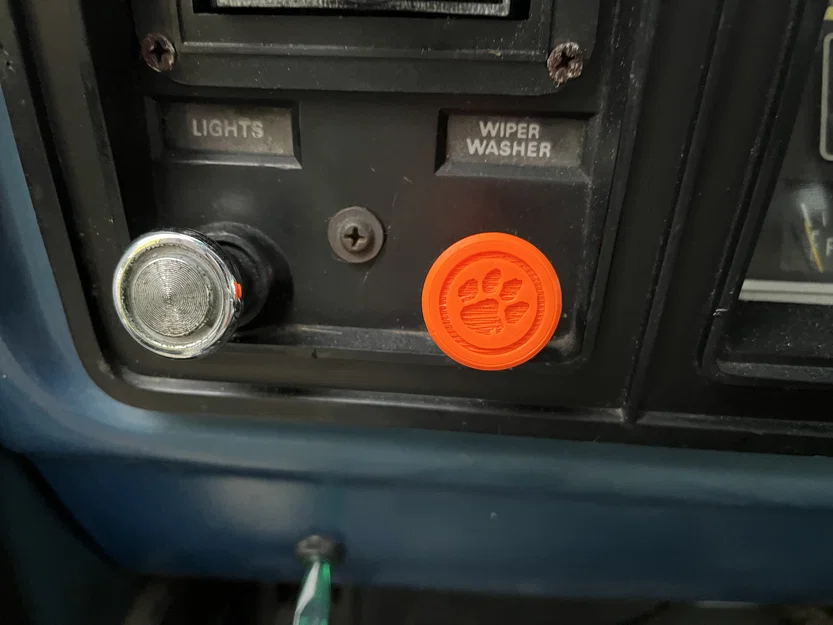 Núm gạt mưa kính chắn gió xe Ford F-100 đời 1975 phiên bản Clemson - Image 1