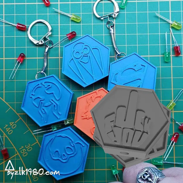 Móc khóa phát sáng mẫu 6 - Image 1