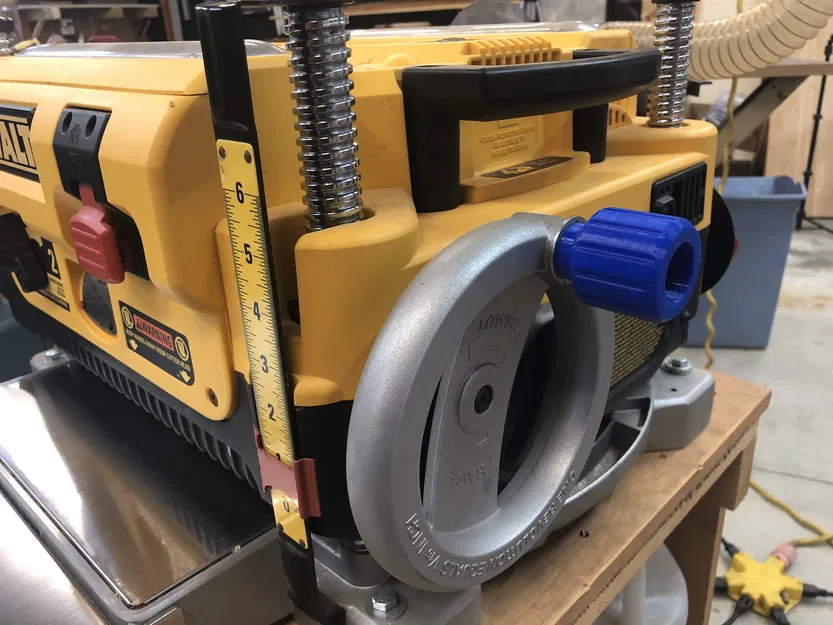 Tay Nắm Chiều Cao DeWalt DW735 - Image 1