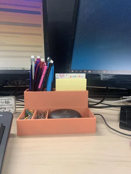 Hộp Đựng Đồ Đơn Giản Trên Bàn + Khe Sạc - Image 1