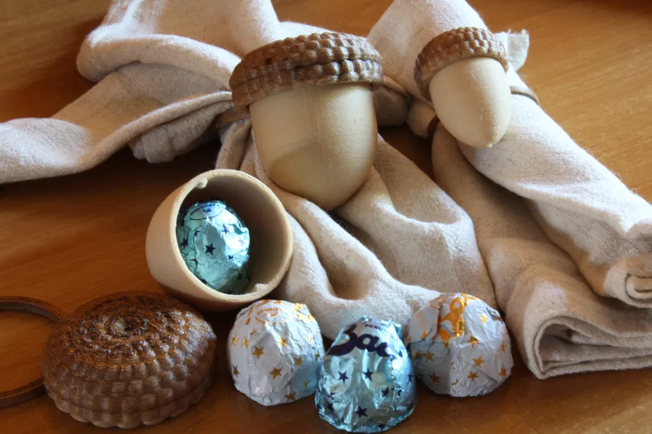 Nhẫn đựng khăn ăn hình quả sồi có ngăn bí mật - Image 2